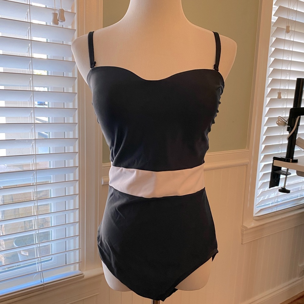 Crown & Ivy  One-piece Molded Cup Black and White Swimsuit